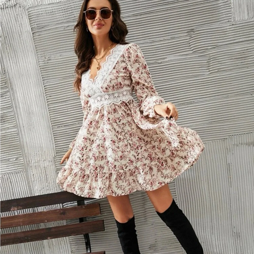 Floral Print Lantern Lace Dress - Picture 2 of 2